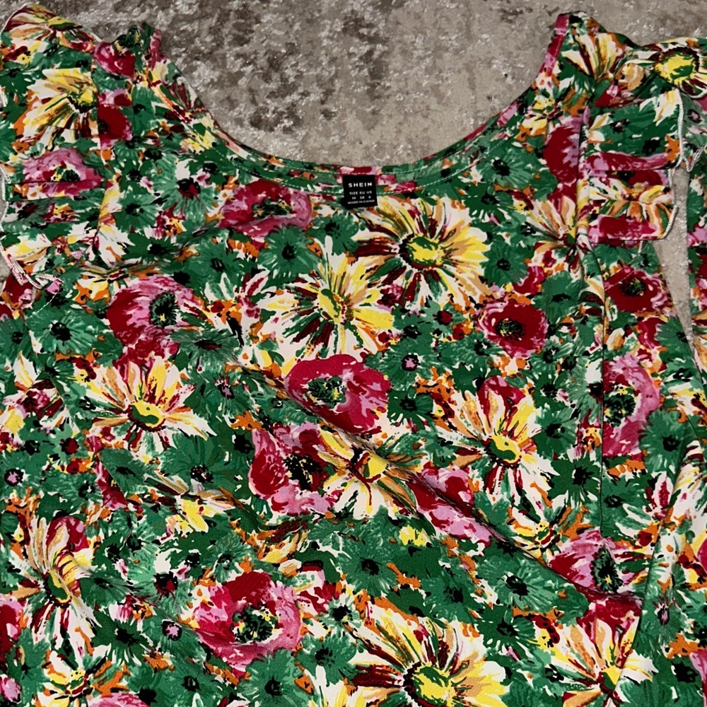 Floral Sleeveless Blouse